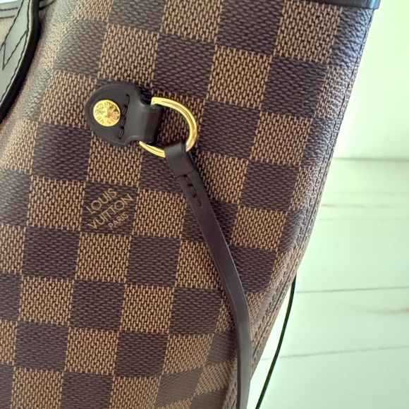 Louis Vuitton Neverfull MM – Damier Ebene | Excellent Condition | W/ Pouch - Picture 8 of 13